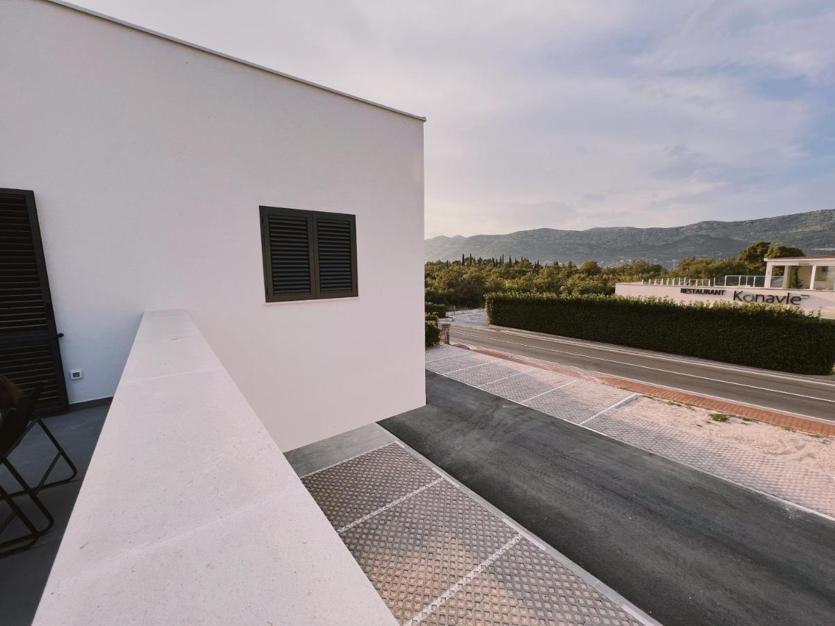 Dawn & Dusk - Modern Two Bedroom With Mountain Views Apartman