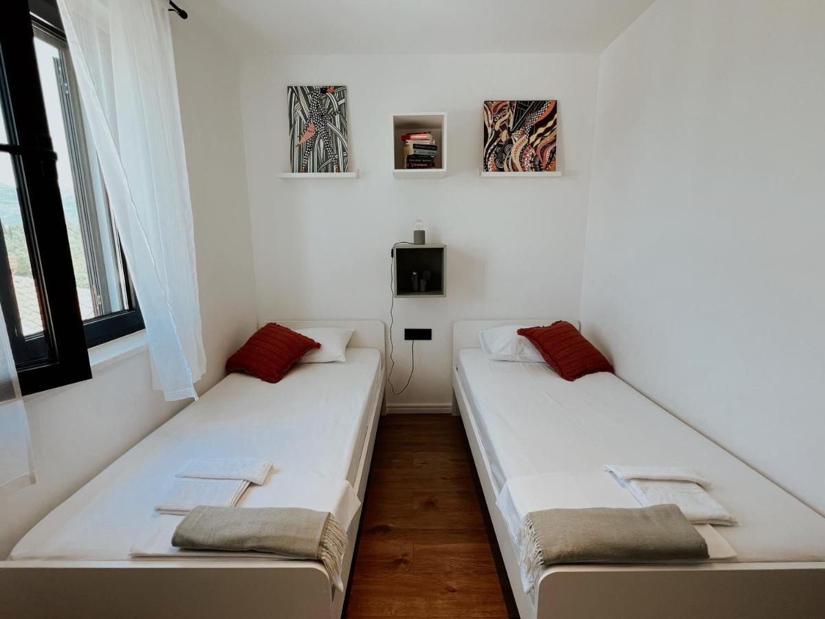 Apartman Dawn & Dusk - Modern Two Bedroom With Mountain Views *