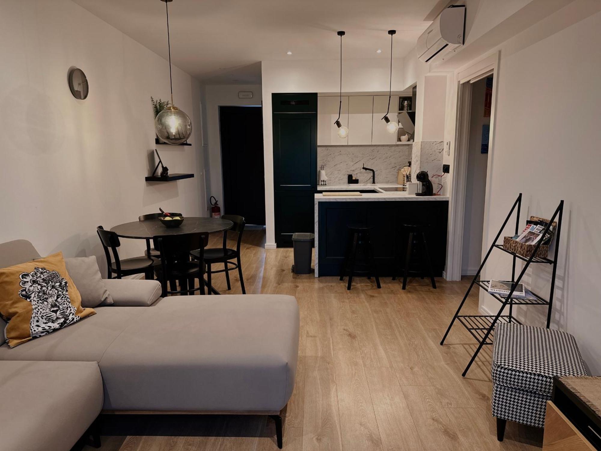 Apartment Dawn & Dusk - Modern Two Bedroom With Mountain Views